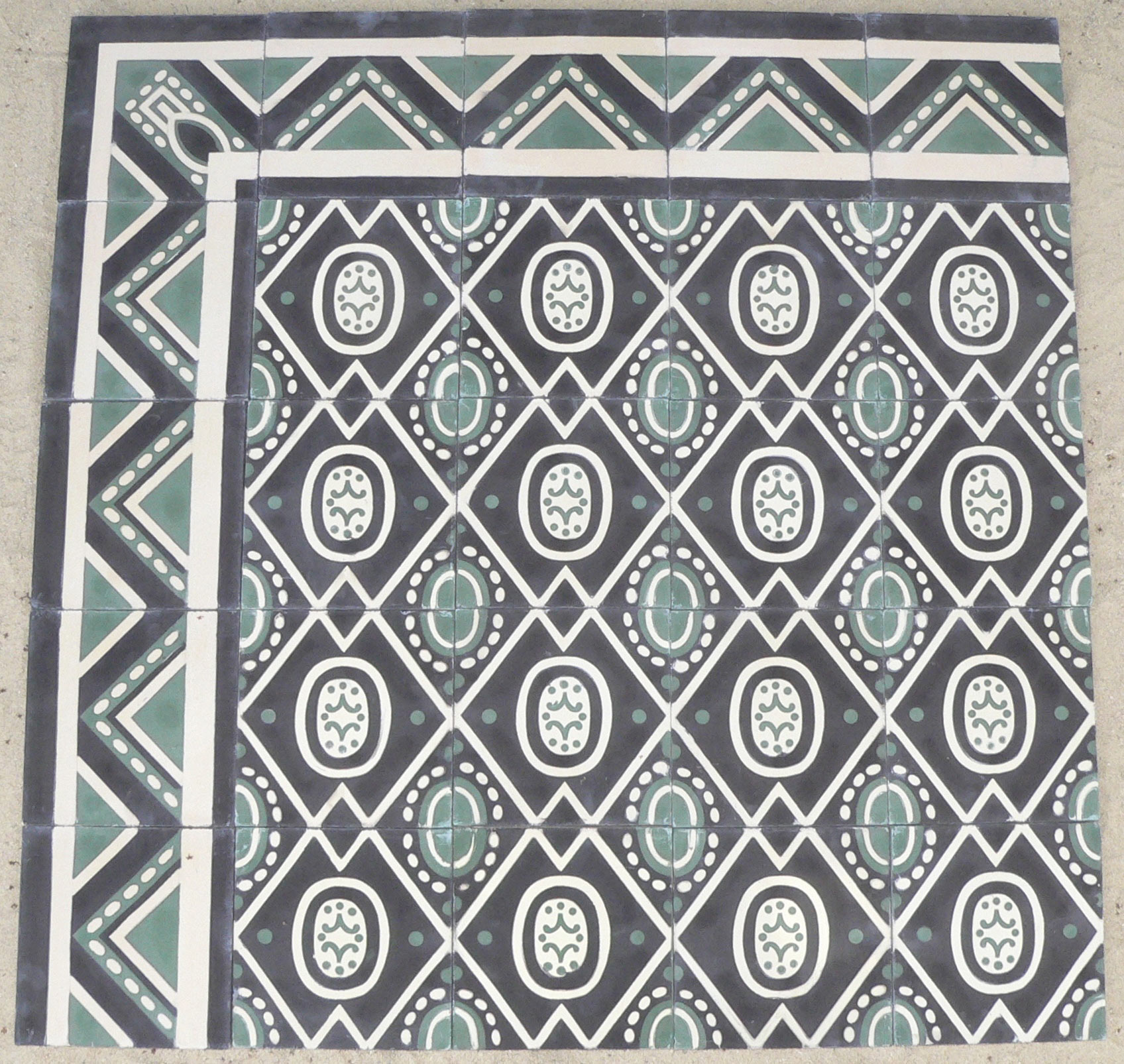 CH200-2B - Cuban Tile