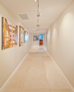 DSC_0323-Hallway-J-Peg