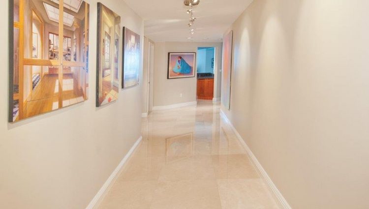 DSC_0323-Hallway-J-Peg