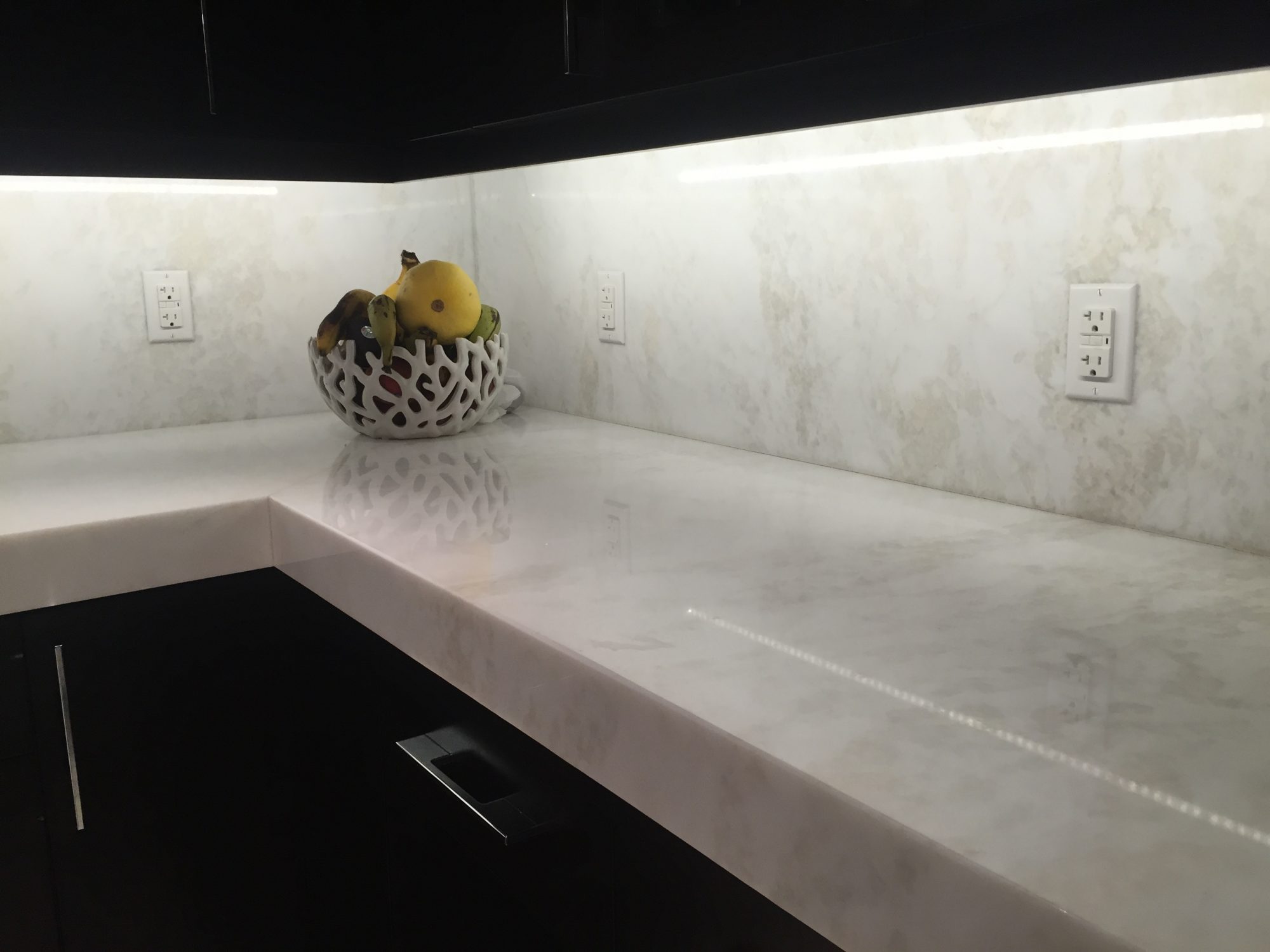 MysteryWhiteMarbleSlabKitchenCountertop5