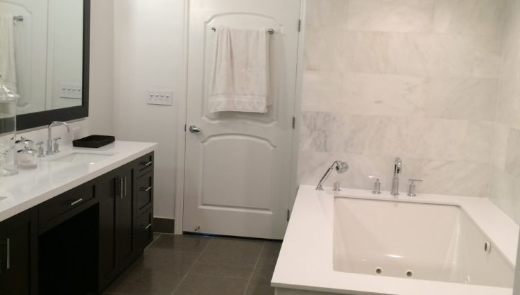 private-bath-super-white-quartz-tub-deck